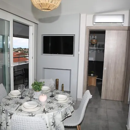 Joanna Seasides , Floor Apartment Mesimérion