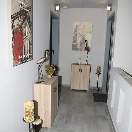 Joanna Seasides , Floor Apartment Mesimérion
